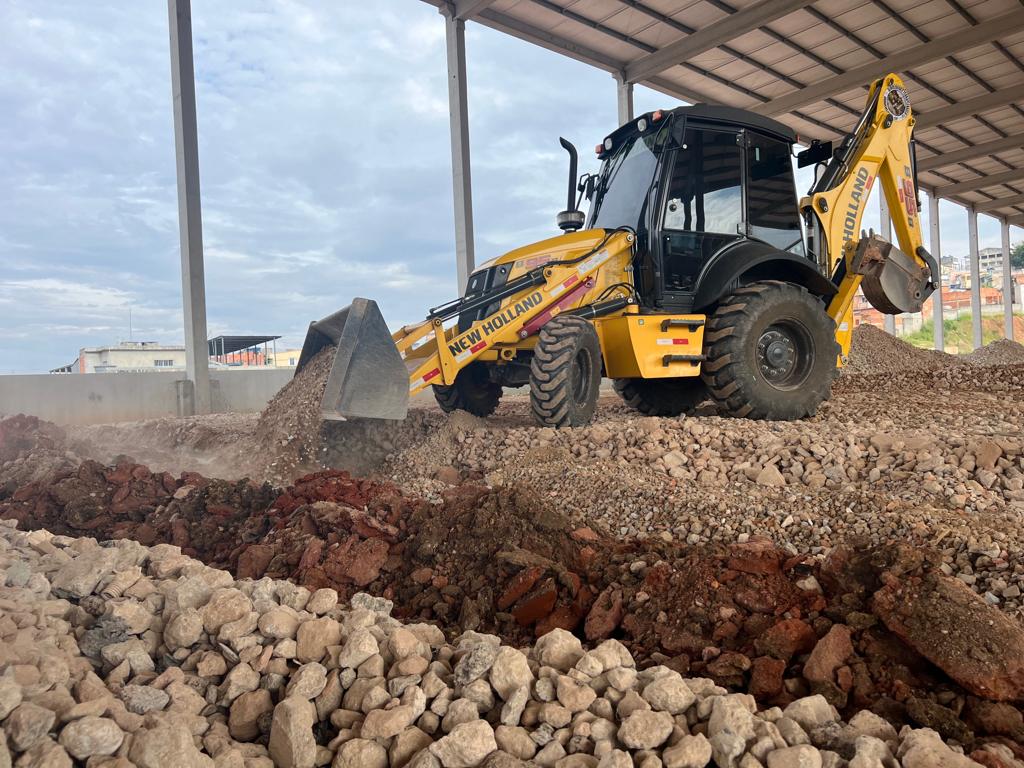 F&F DEMOLIDORA E TERRAPLANAGEM